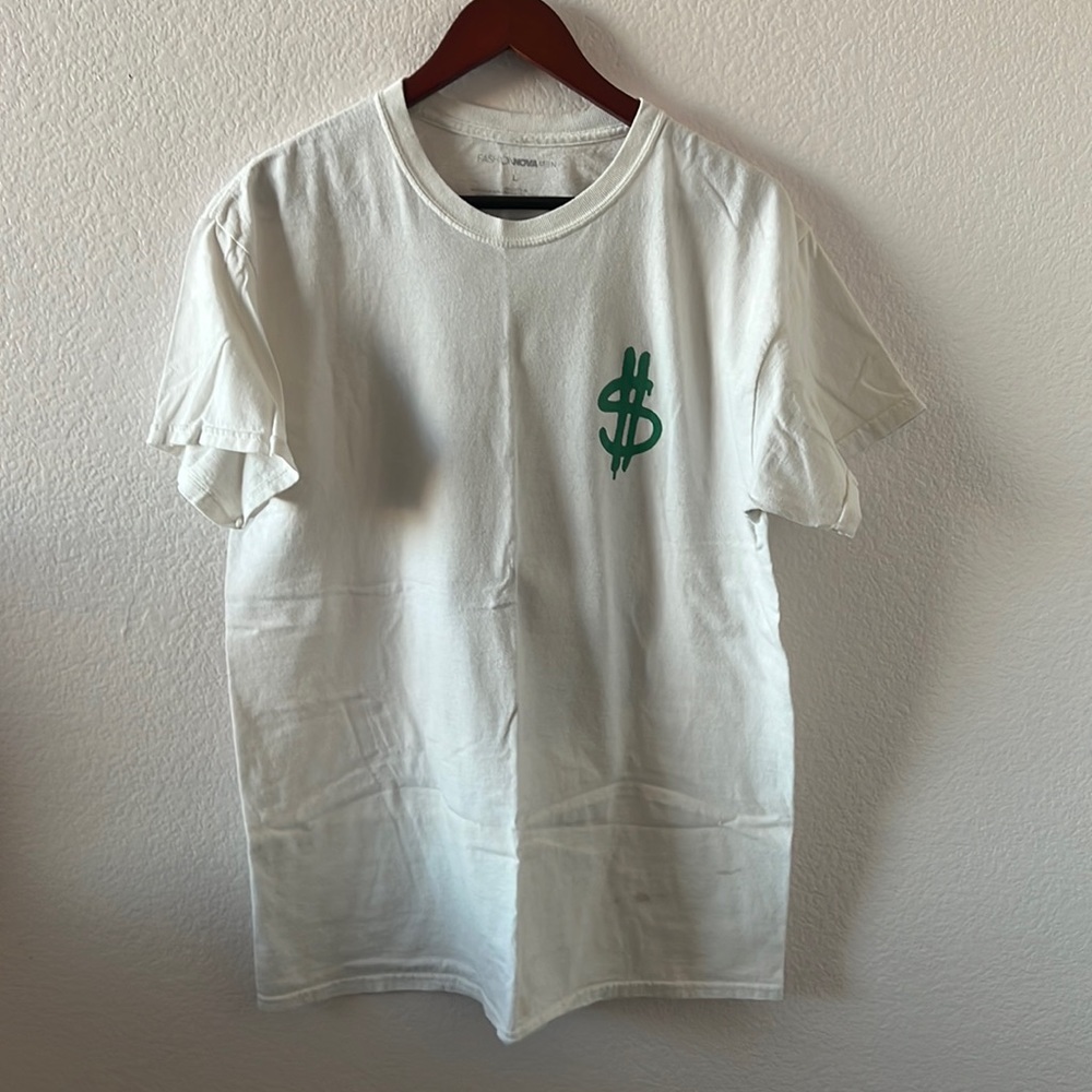 FASHION NOVA TEE💰